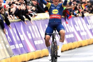 Déjà vainqueur de Gand-Wevelgem, cette année (en image), Mads Pedersen a remporté la 1re étape du Critérium du Dauphiné. KEYSTONE/AP/GEERT VANDEN WIJNGAERT